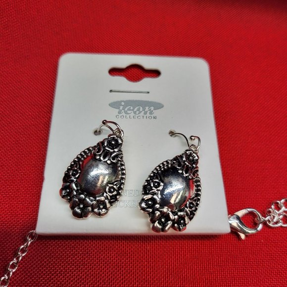 Icon Collection Silver Tone Necklace & Earrings Jewelry Set - Picture 3 of 12
